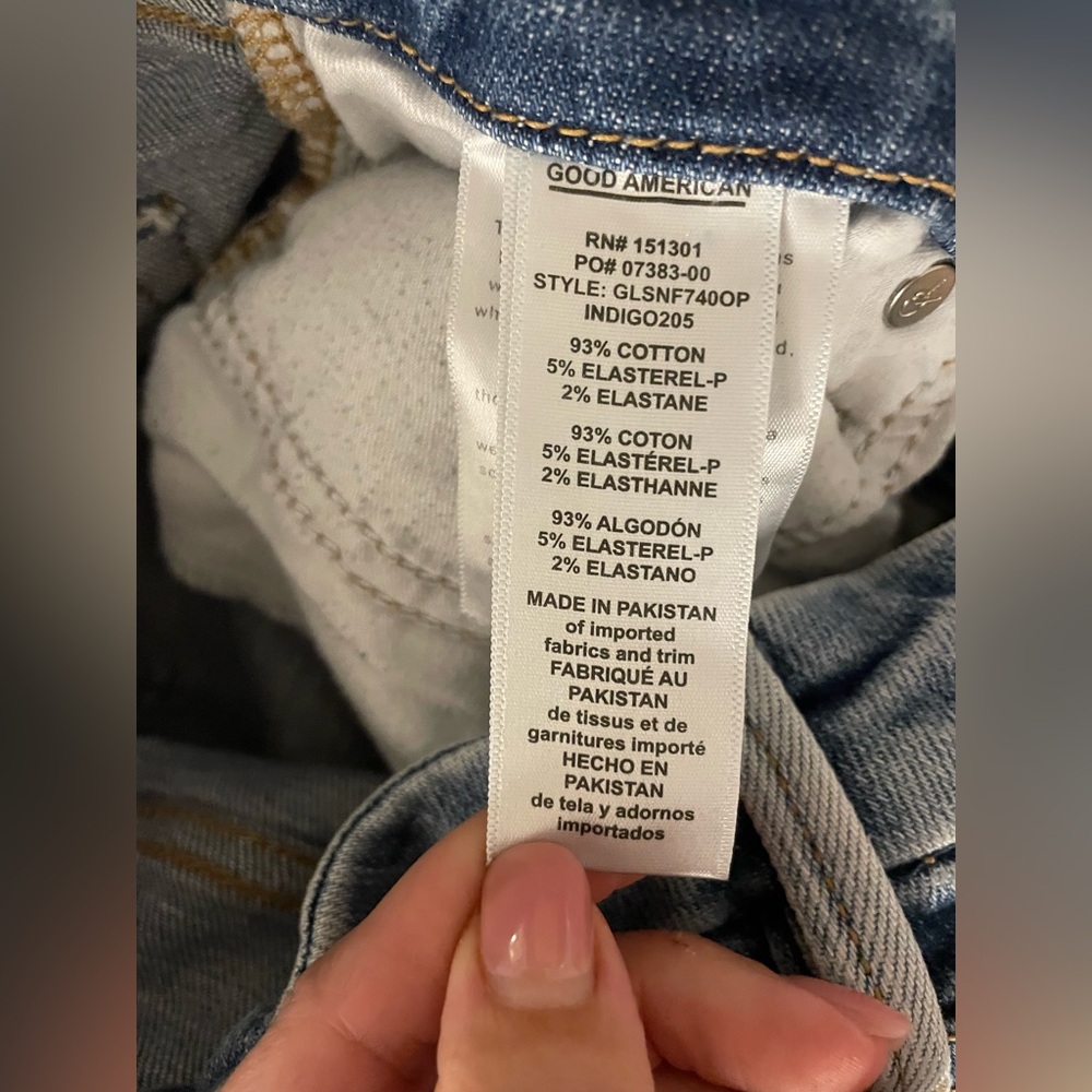 Good American - Good Legs Straight Jeans - Picture 6 of 9
